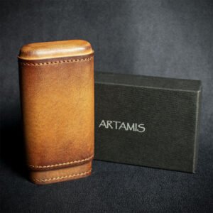Artamis Antique Leather Cedar Lined Cigar Case - 3 Robustos