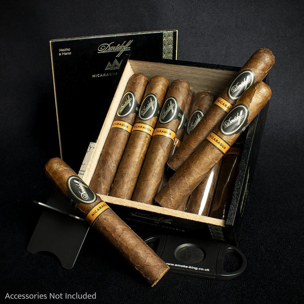 Davidoff Nicaragua Robusto Cigars - Box of 12